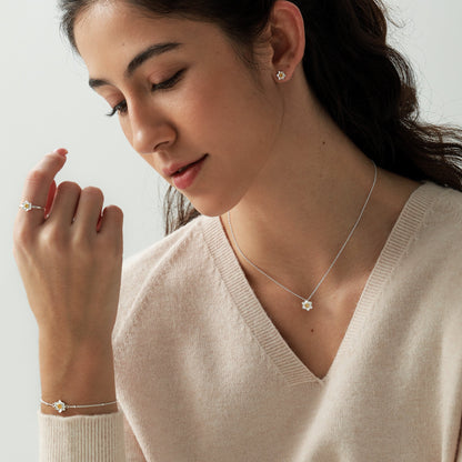 Daffodil Jewellery Set in Sterling Silver — Rhodium-Coated Earrings and Necklace with 18ct Gold-Plated Details