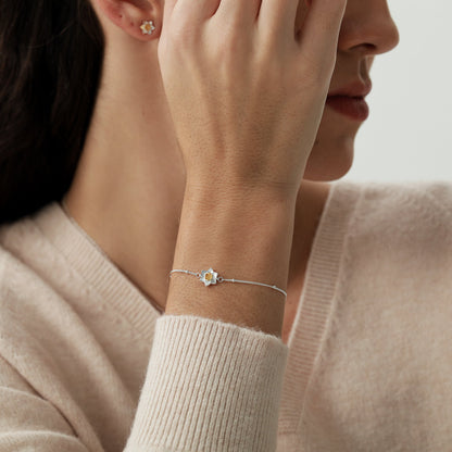 Daffodil Jewellery Set in Sterling Silver — Rhodium-Coated Earrings and Necklace with 18ct Gold-Plated Details