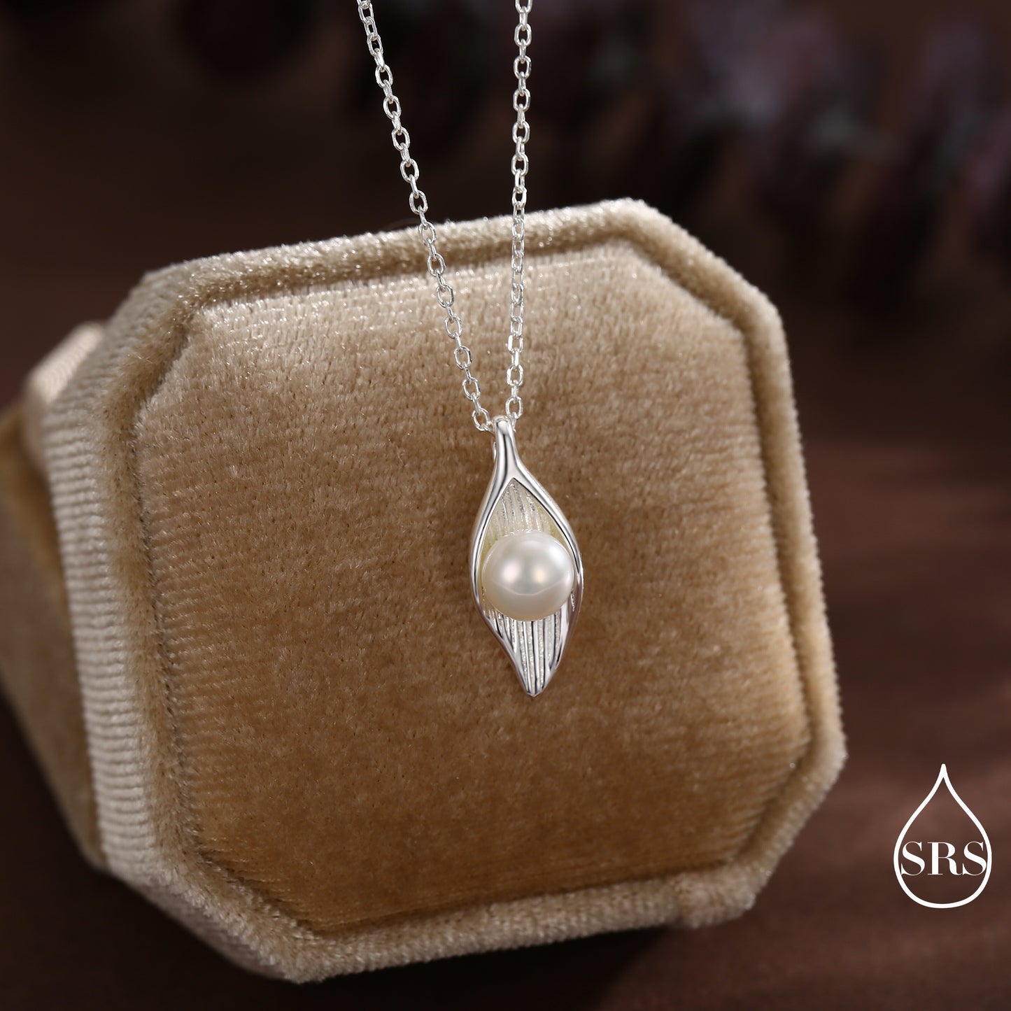 Calla Lily Flower Blossom Earrings with Fresh Water Pearls and Necklace, Nature Inspired, Nature Inspired Pretty and Elegant Jewellery