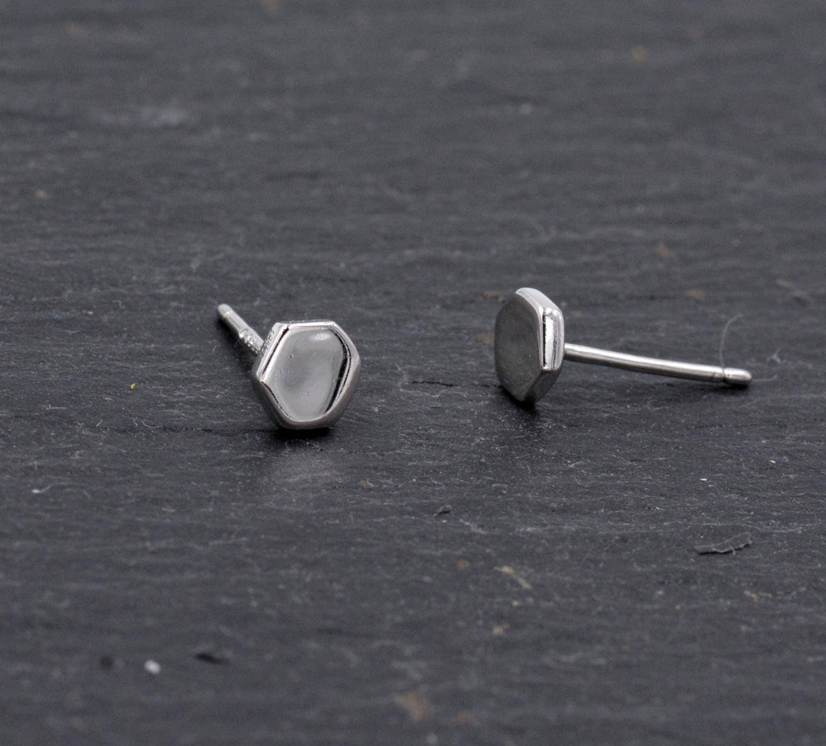Sterling Silver Hexagon Geometry Stud Earrings, Minimalist Geometric Design, Anti-Tarnish Finish H76