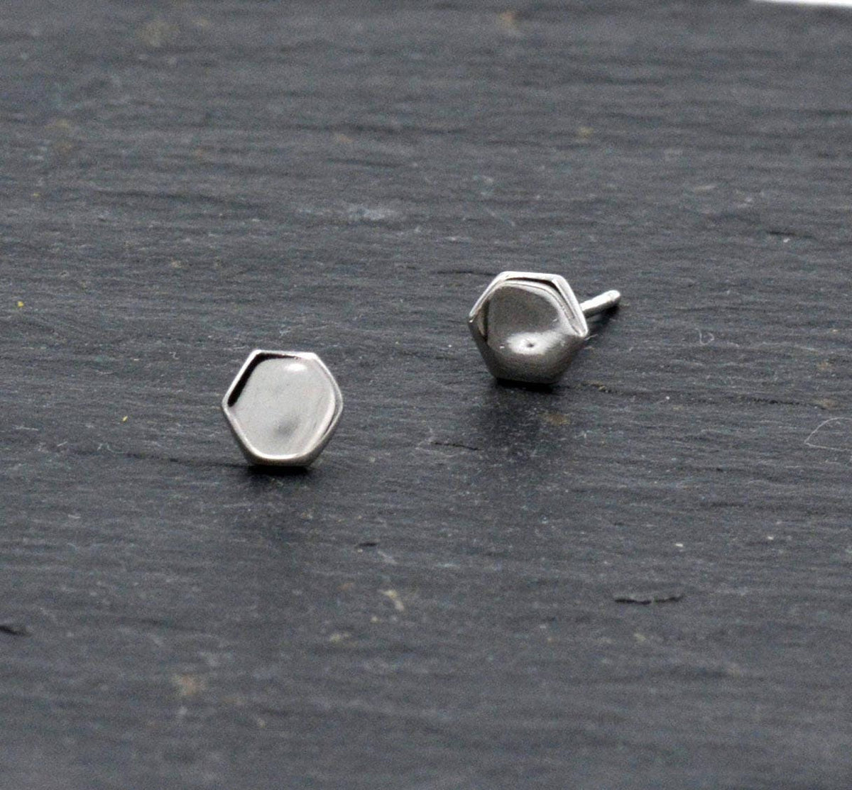 Sterling Silver Hexagon Geometry Stud Earrings, Minimalist Geometric Design, Anti-Tarnish Finish H76