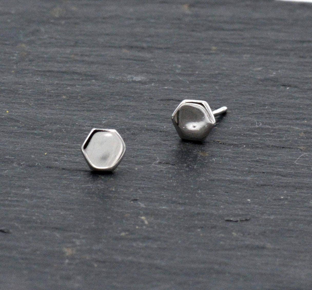 Sterling Silver Hexagon Geometry Stud Earrings, Minimalist Geometric Design, Anti-Tarnish Finish H76