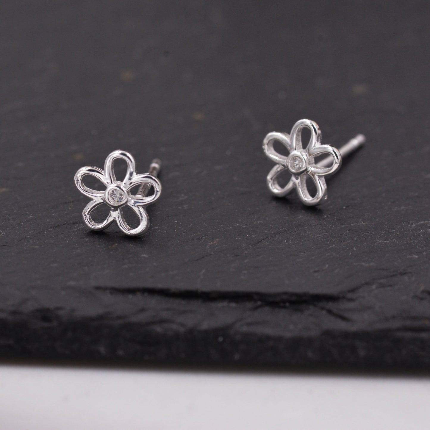 Small Forget-me-not Flower Blossom Stud Earrings in Sterling Silver, Nature Inspired Dainty Jewellery E59
