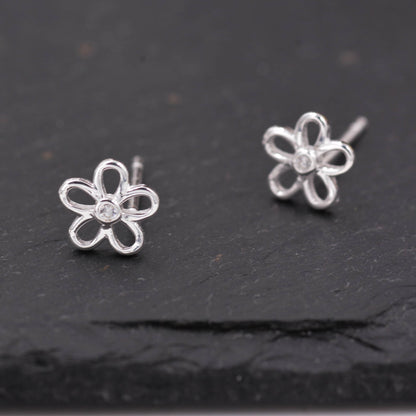 Small Forget-me-not Flower Blossom Stud Earrings in Sterling Silver, Nature Inspired Dainty Jewellery E59