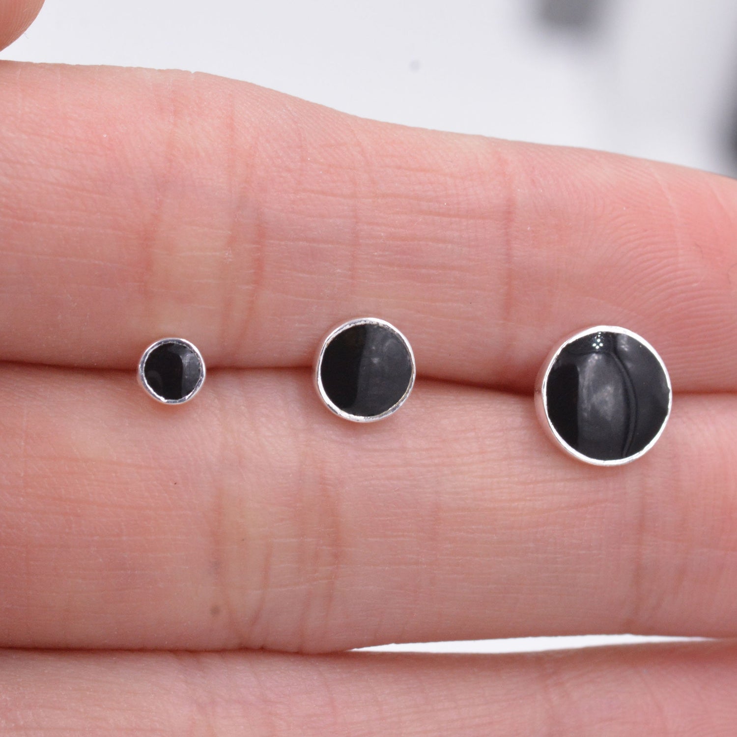 Sterling Silver Minimalist Round Dot Black Enamel Stud Earrings Unisex Round Circle Coin Design, Geometric,