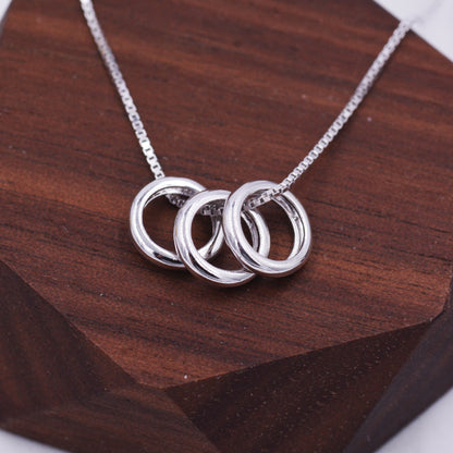 Sterling Silver Three Circles Pendant Necklace, Tri Circle Circles, 30s Birthday Gift, Minimalist Geometric Jewellery