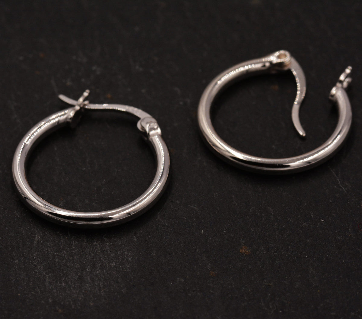Pair of Plain Huggie Hoop Earrings in Sterling Silver with Detachable Baroque Pearl Charms, Two Sizes Available, Simple Hoop Earrings