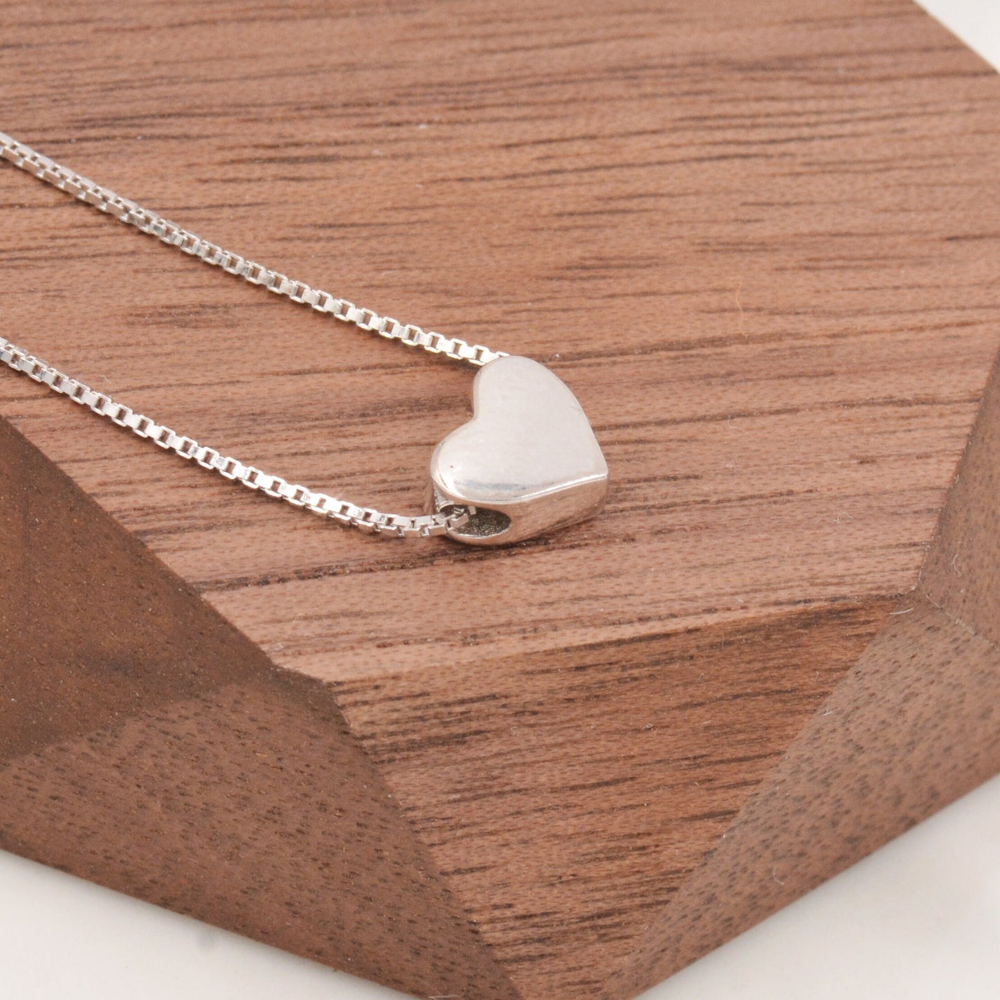 Minimalist Heart Pendant Necklace in Sterling Silver, Gold and Rose Gold. Tiny Heart Necklace, Sweet and Cute