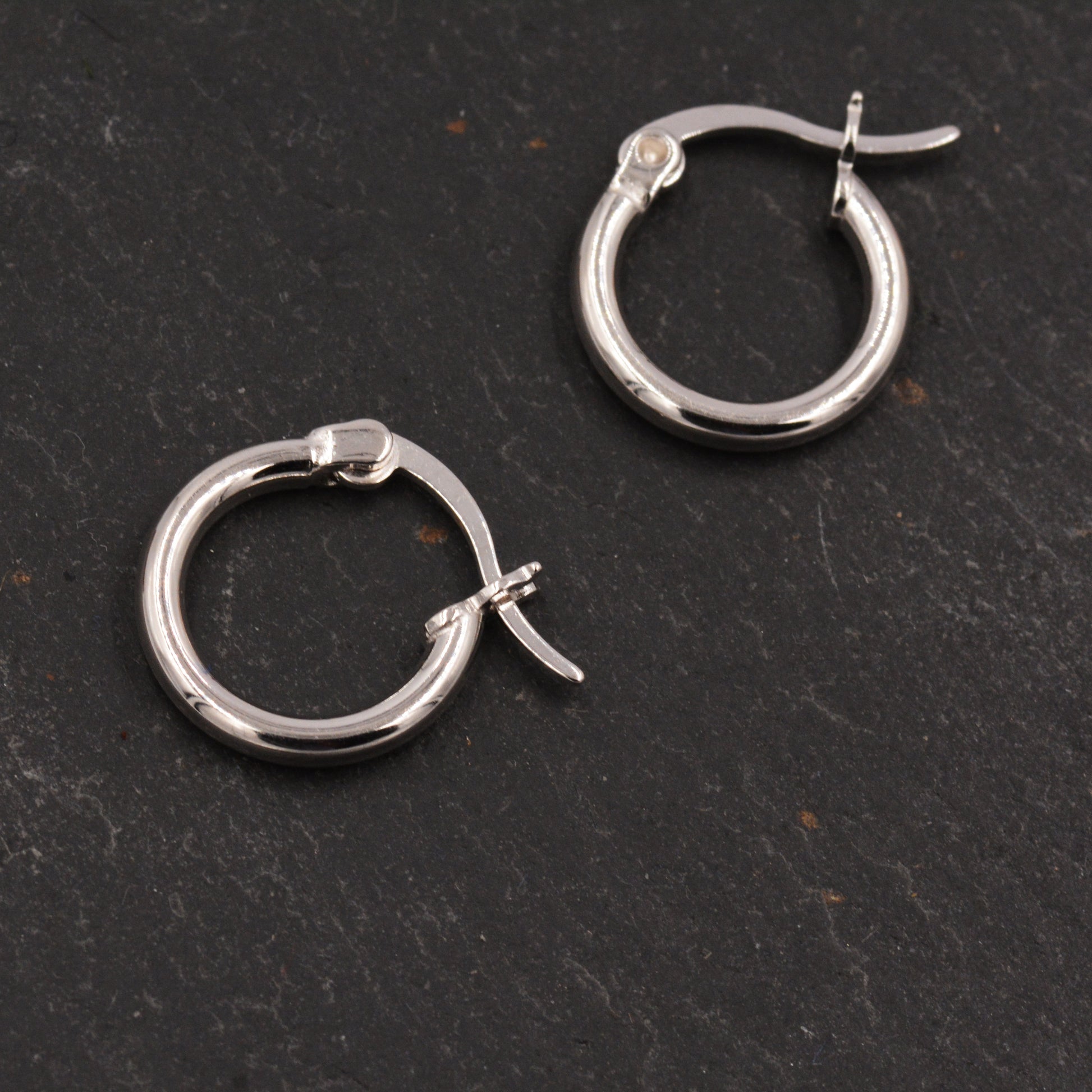 Pair of Plain Huggie Hoop Earrings in Sterling Silver with Detachable Baroque Pearl Charms, Two Sizes Available, Simple Hoop Earrings