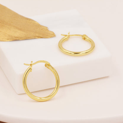 Pair of Minimalist Huggie Hoop Earrings in Sterling Silver, Plain Hoop Earrings , Two Sizes Available, Simple Hoop Earrings