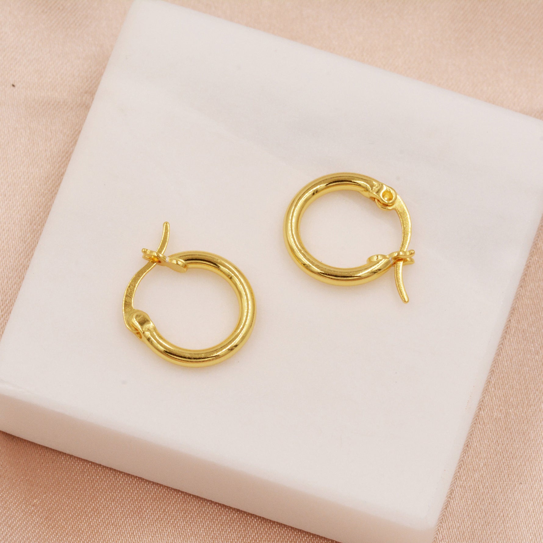 Pair of Minimalist Huggie Hoop Earrings in Sterling Silver, Plain Hoop Earrings , Two Sizes Available, Simple Hoop Earrings