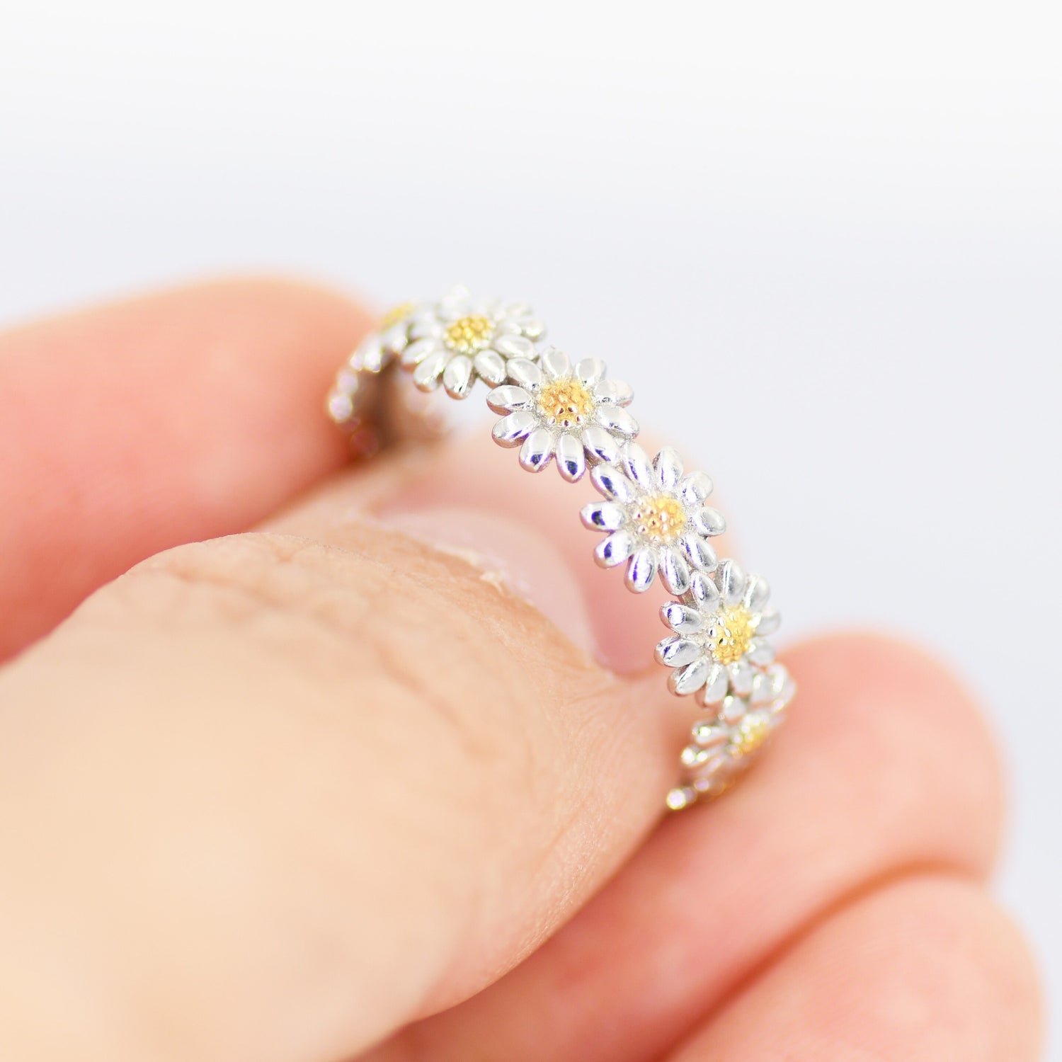 Two Tone Daisy Flower Infinity Eternity Ring