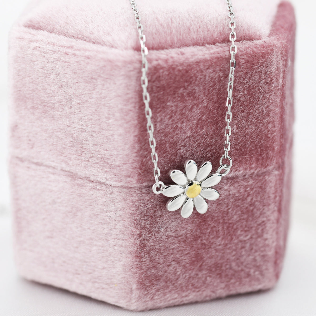 Tiny Daisy Pendant Necklace in Sterling Silver, Daisy Flower Necklace, Nature Inspired Jewellery