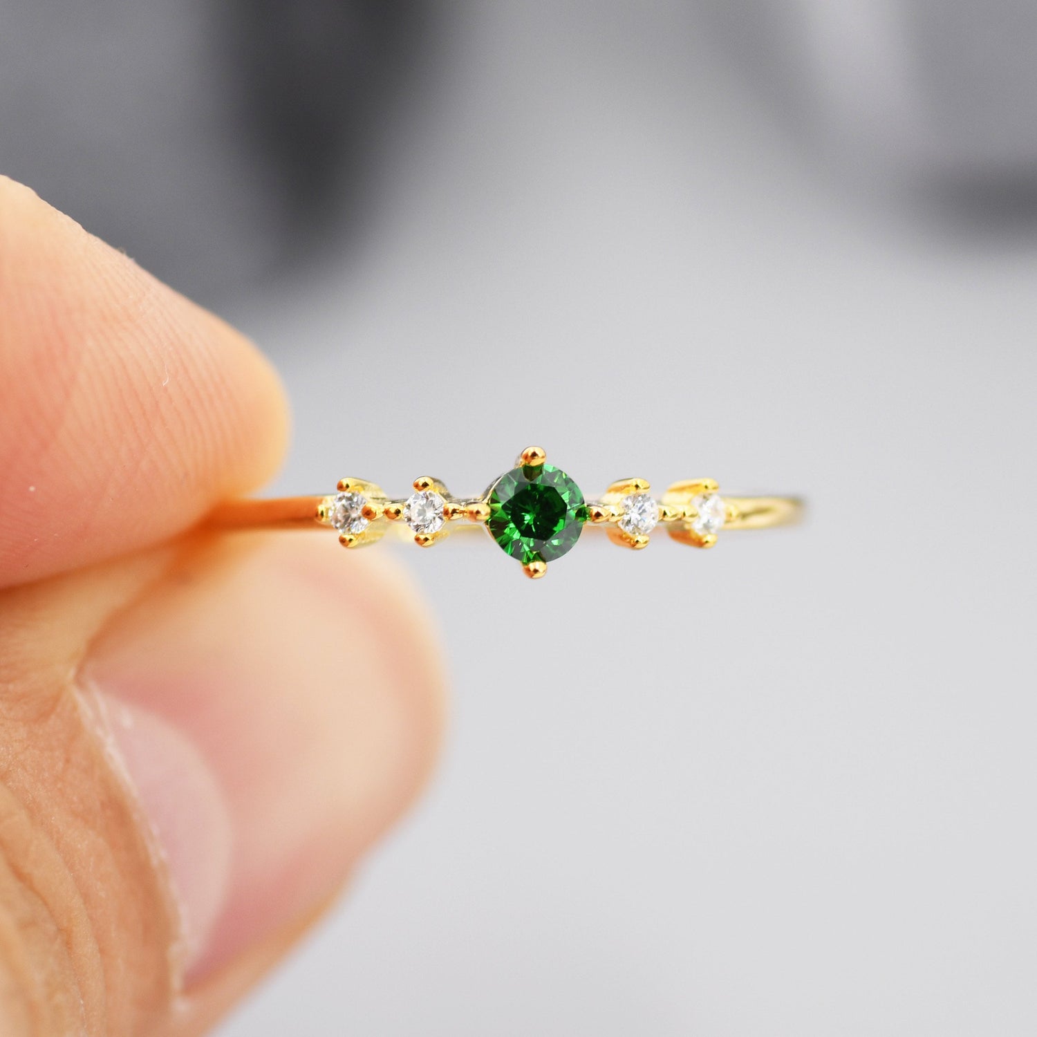 Vintage Emerald Green CZ Gemstone Ring