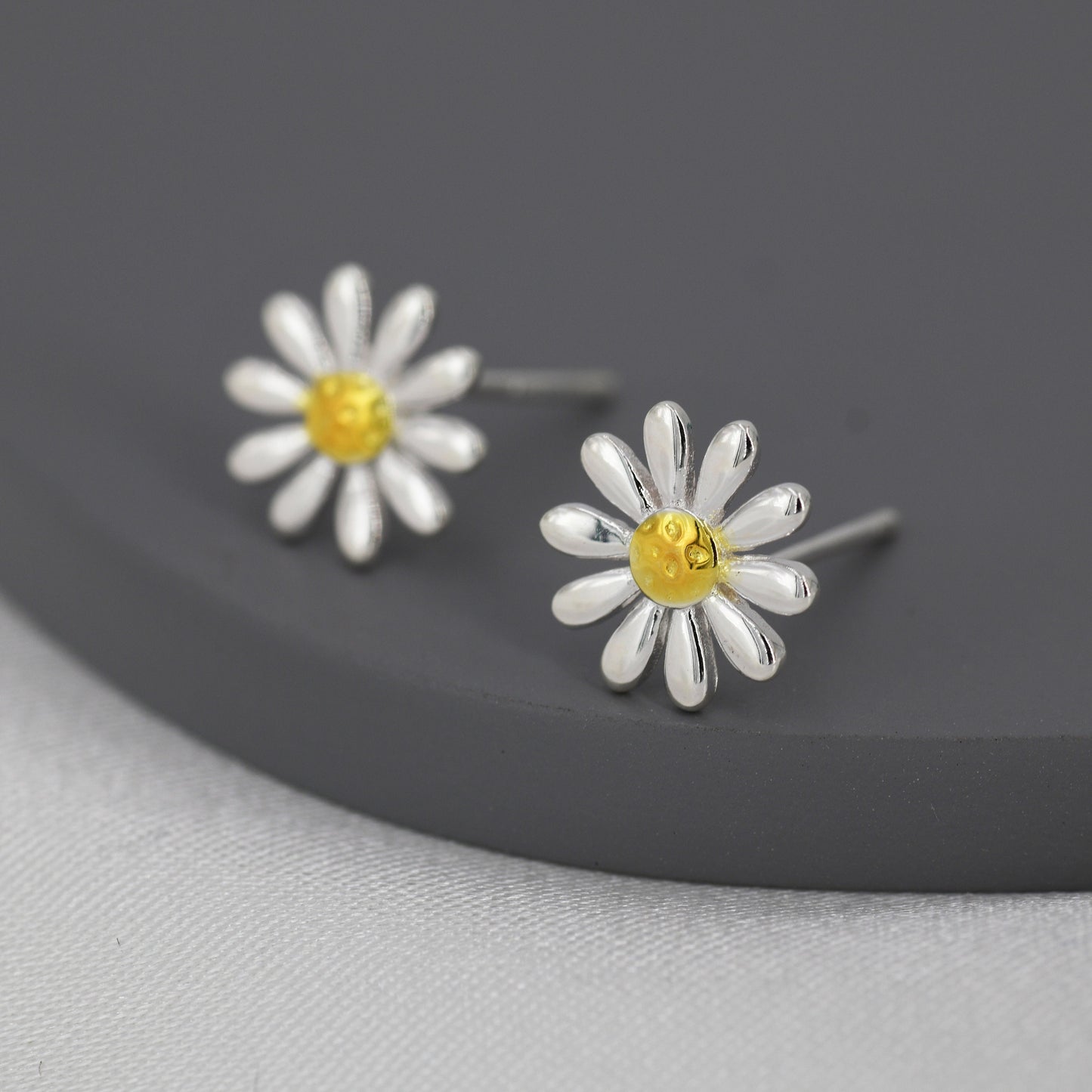 Aster Flower Stud Earrings in Sterling Silver, Daisy Earrings, Nature Inspired Floral Plant Earrings