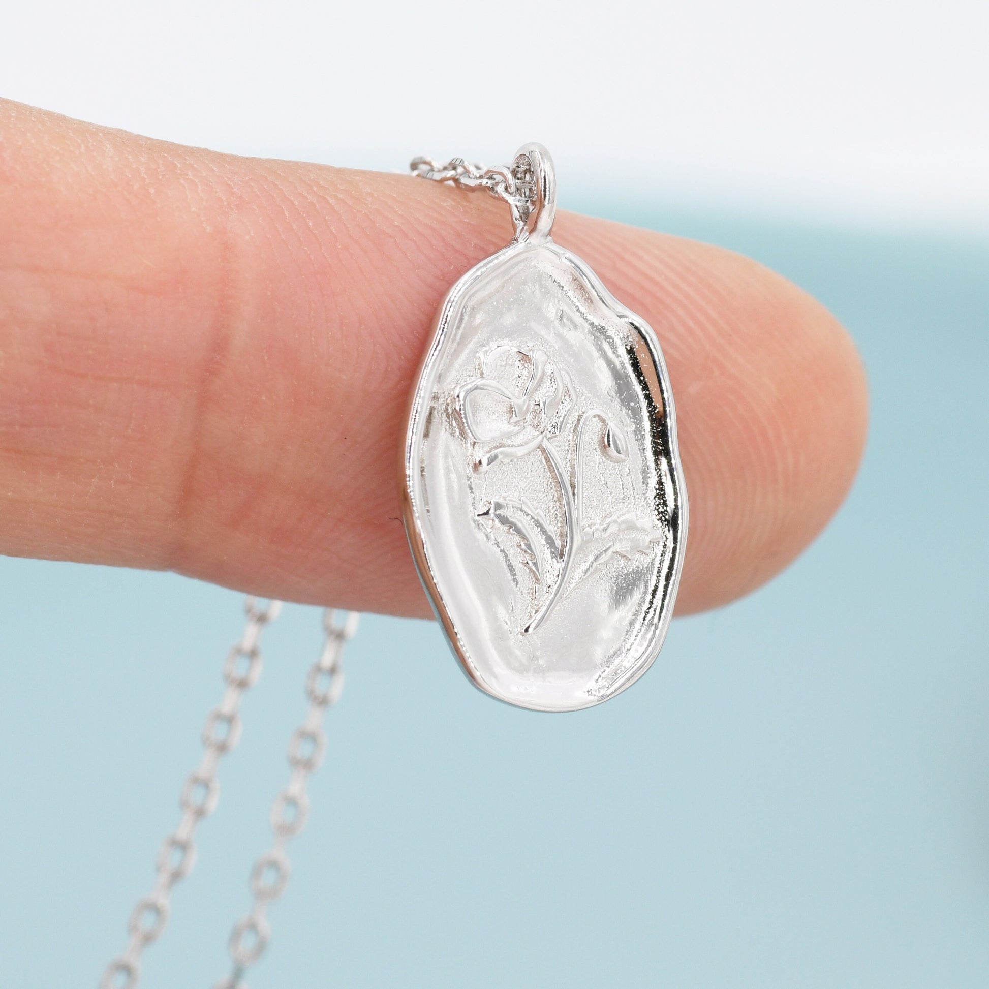 Poppy Flower Oval Pendant Necklace in Sterling Silver, Silver or Gold, August Birth Flower, Nature Inspired Flower Disk Necklace