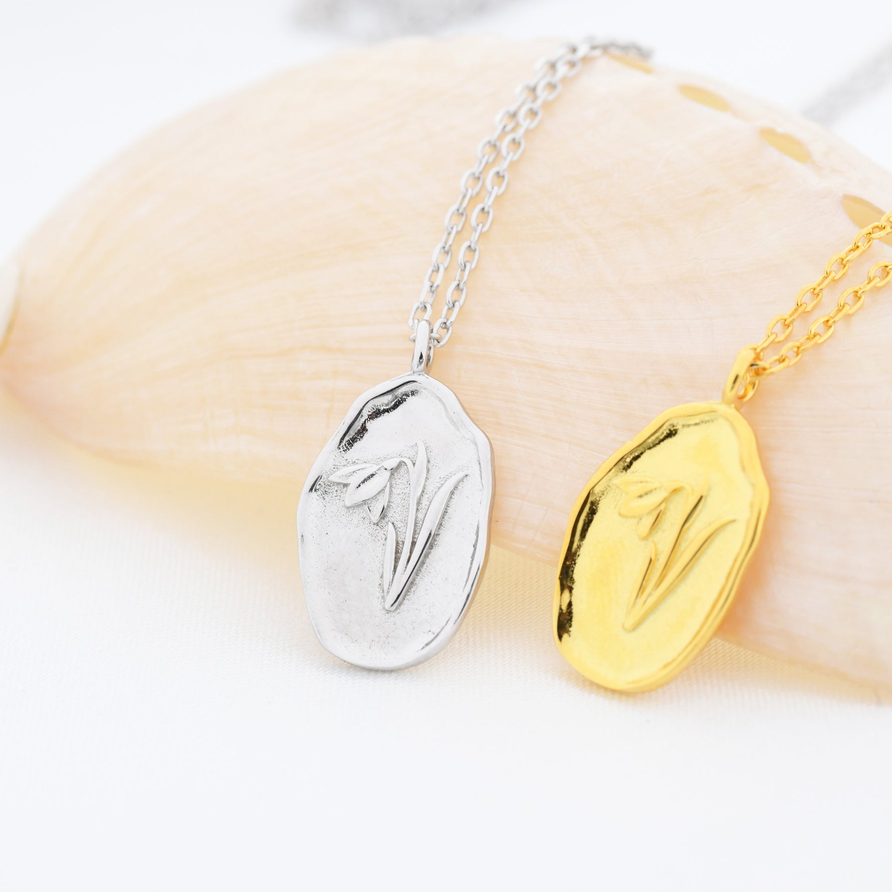 Snowdrop Flower Oval Pendant Necklace in Sterling Silver, Silver or Gold, January Birth Flower, Nature Inspired Flower Disk Necklace
