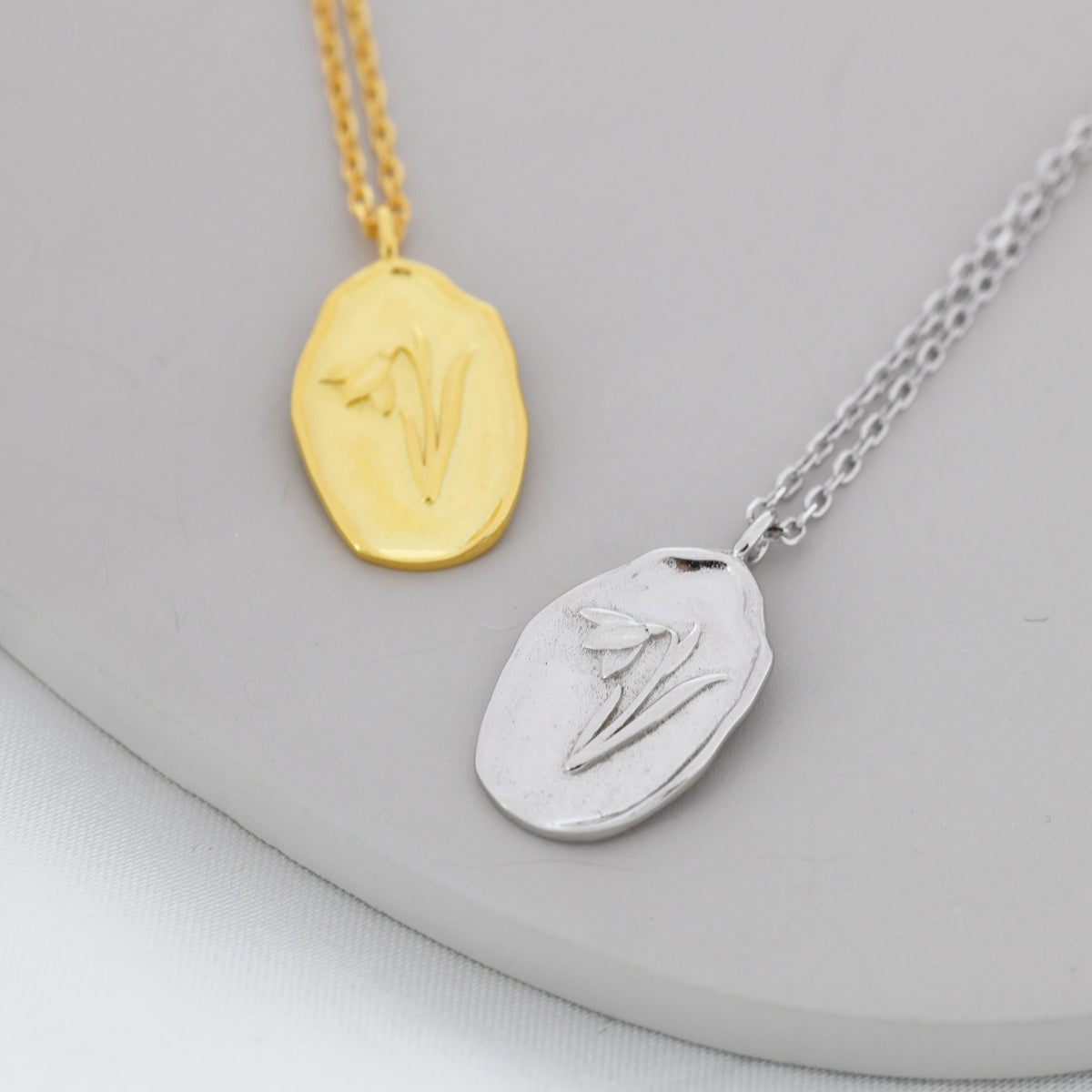 Snowdrop Flower Oval Pendant Necklace in Sterling Silver, Silver or Gold, January Birth Flower, Nature Inspired Flower Disk Necklace