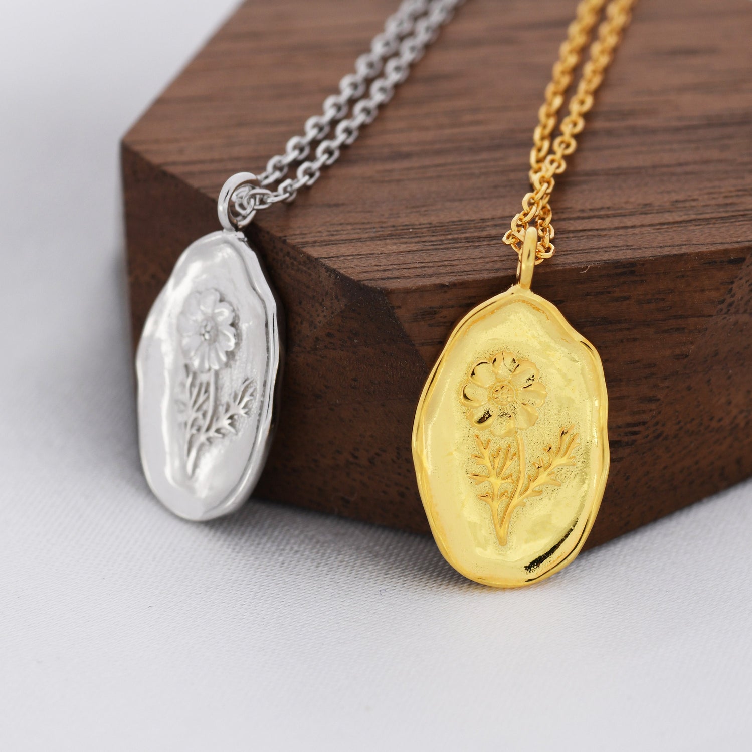 Cosmos Flower Oval Pendant Necklace in Sterling Silver, Silver or Gold, October Birth Flower,  Nature Inspired Daisy Flower Disk Necklace