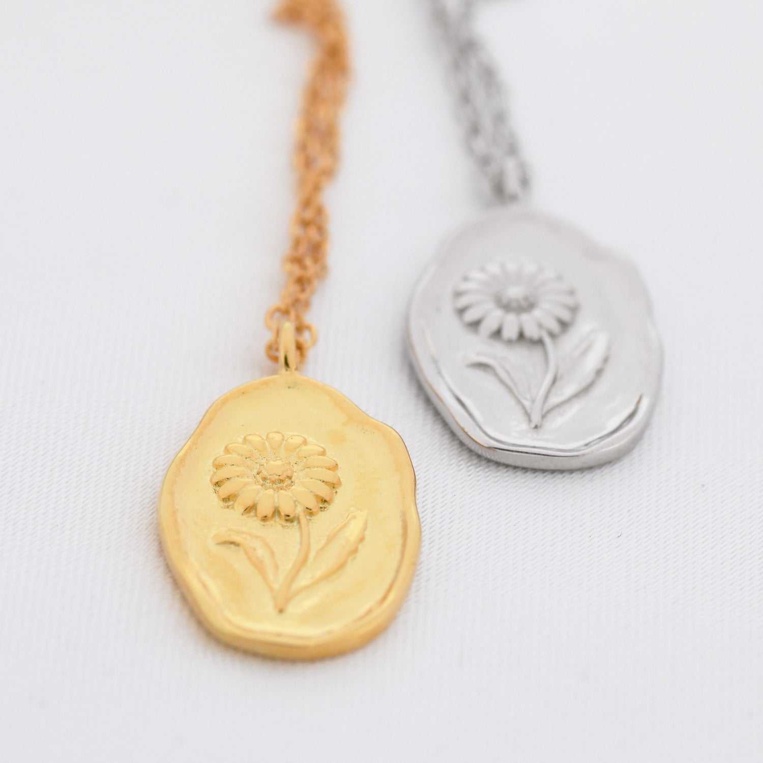 Daisy Birth Flower Oval Pendant Necklace