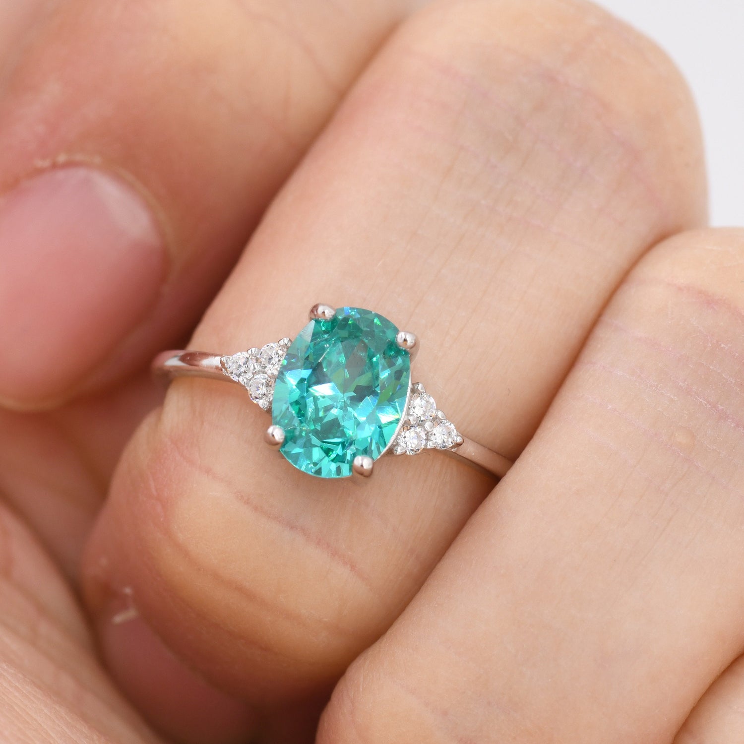 Vintage Paraiba Green Tourmaline Oval Gemstone Ring