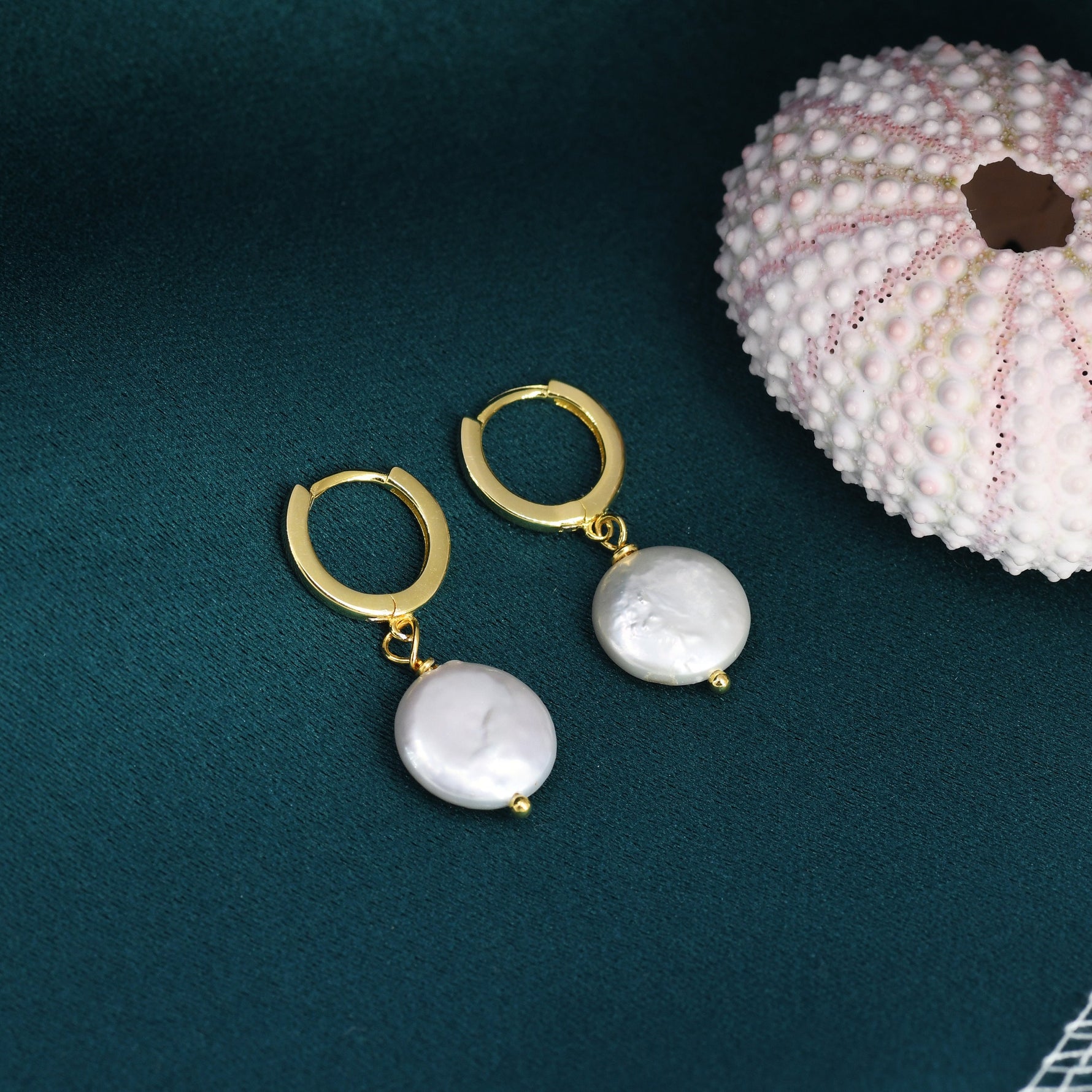 Coin Baroque Pearl Huggie Hoop Earrings in Sterling Silver, Simple Circle Disk Dangle Earrings, Gold and Silver, Natural Freshwater Pearl