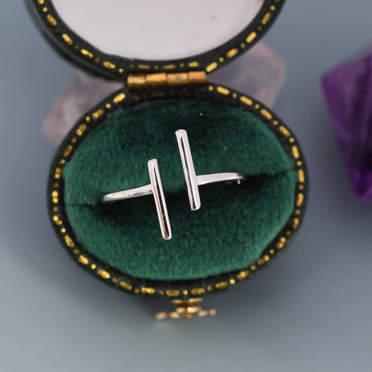 Minimalist Asymmetric Bar Open Ring