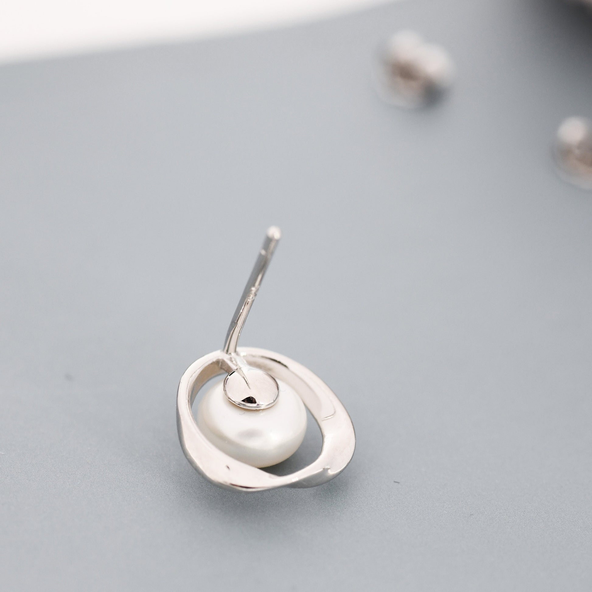 Genuine Freshwater Pearl and Mobius Circle Stud Earrings in Sterling Silver, Delicate Keshi Pearl Halo Earrings, Genuine Freshwater Pearls