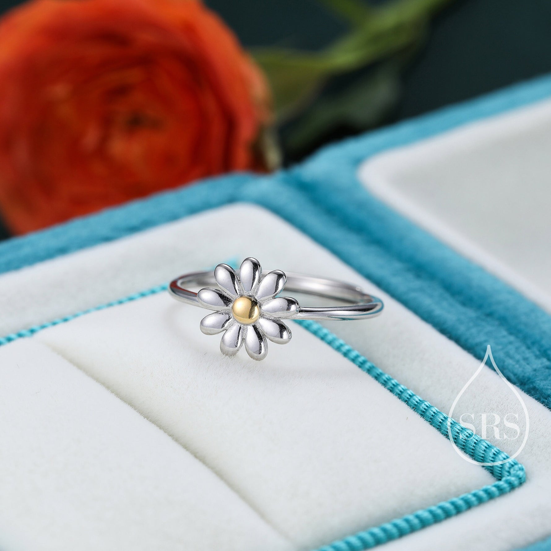 Sterling Silver Daisy Ring, Adjustable Size, Daisy Flower Ring, Dainty and Delicate