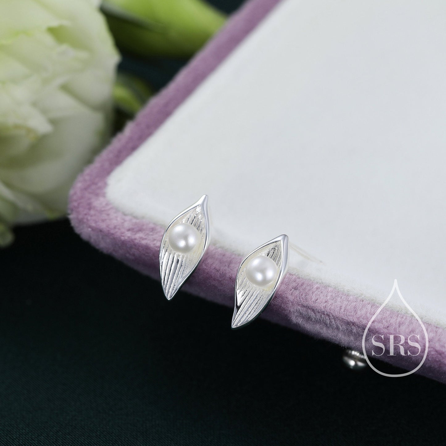 Sterling Silver Calla Lily Flower Blossom Stud Earrings with Fresh Water Pearls, Nature Inspired Pretty and Elegant Jewellery