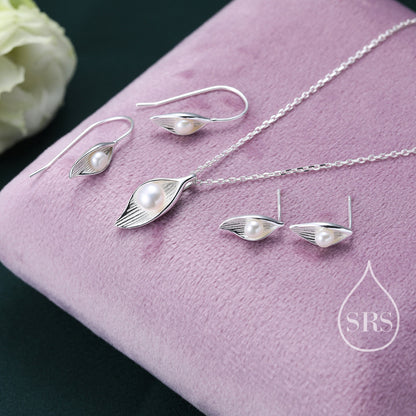 Sterling Silver Beautiful Calla Lily Flower Blossom Beautiful and Elegant Pendant Necklace - with Freshwater Pearl - Delicate