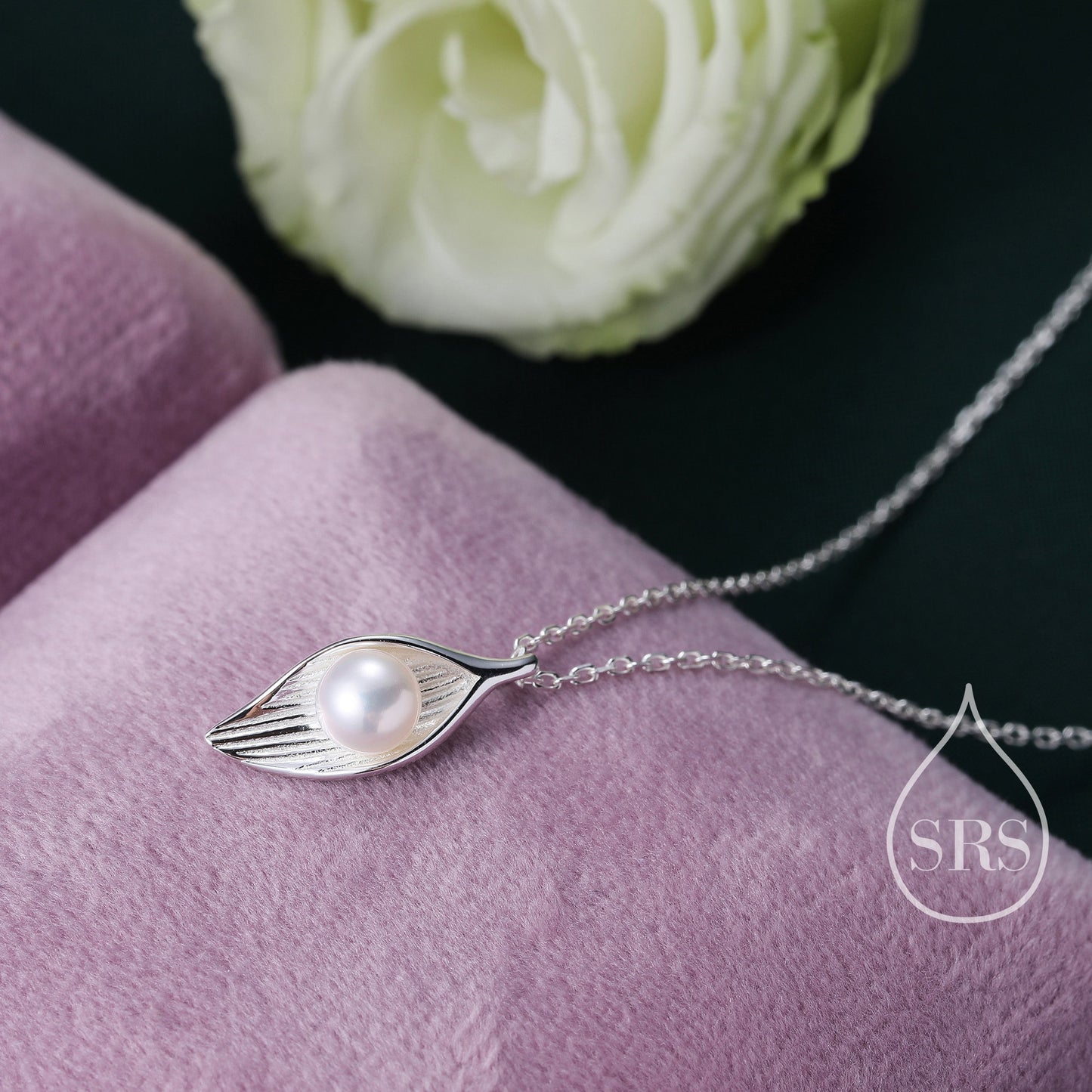 Sterling Silver Beautiful Calla Lily Flower Blossom Beautiful and Elegant Pendant Necklace - with Freshwater Pearl - Delicate
