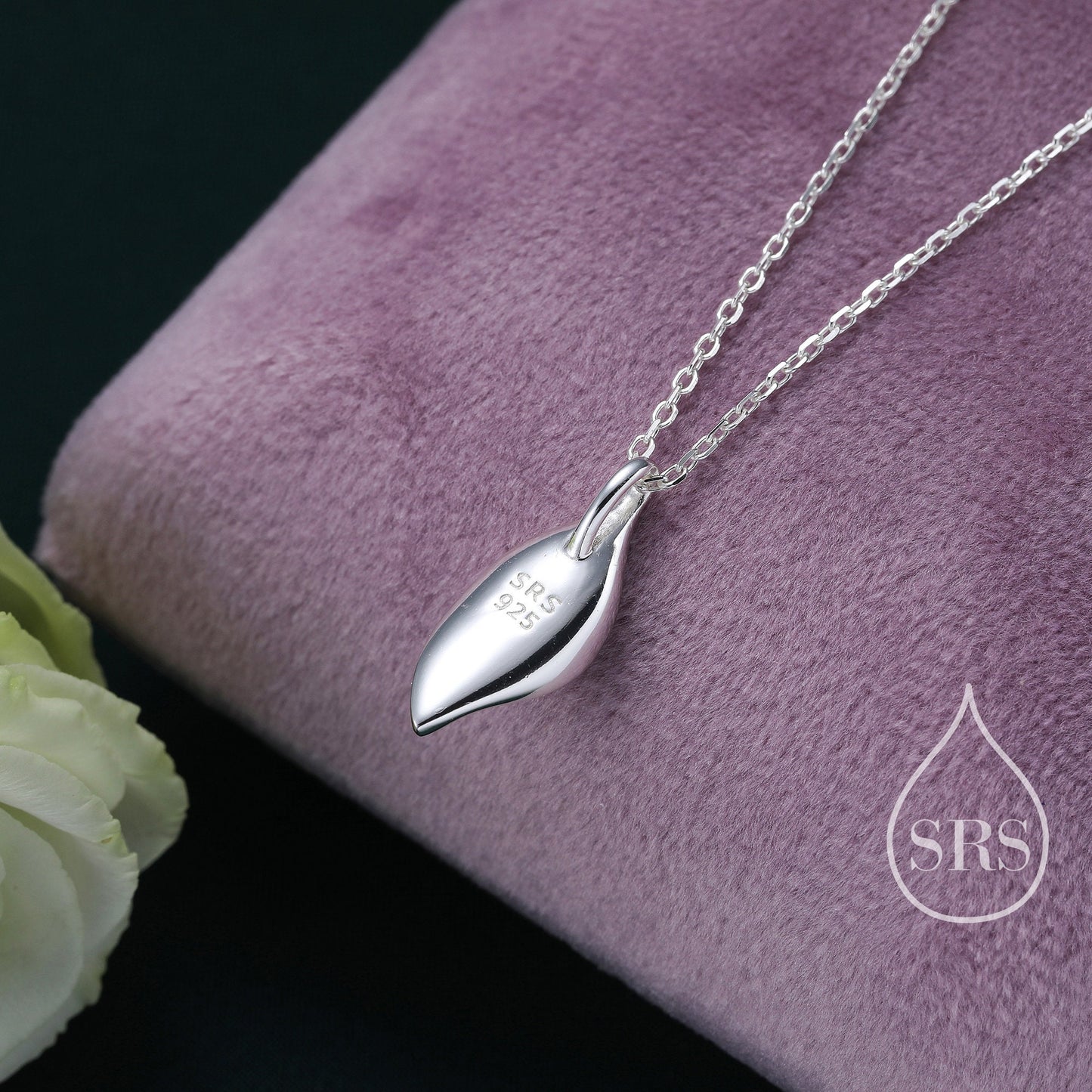 Sterling Silver Beautiful Calla Lily Flower Blossom Beautiful and Elegant Pendant Necklace - with Freshwater Pearl - Delicate