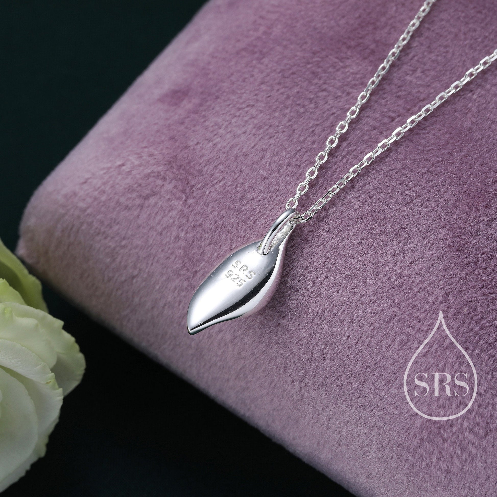 Sterling Silver Beautiful Calla Lily Flower Blossom Beautiful and Elegant Pendant Necklace - with Freshwater Pearl - Delicate
