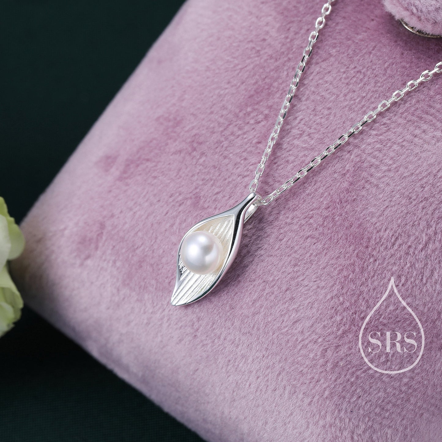 Sterling Silver Beautiful Calla Lily Flower Blossom Beautiful and Elegant Pendant Necklace - with Freshwater Pearl - Delicate