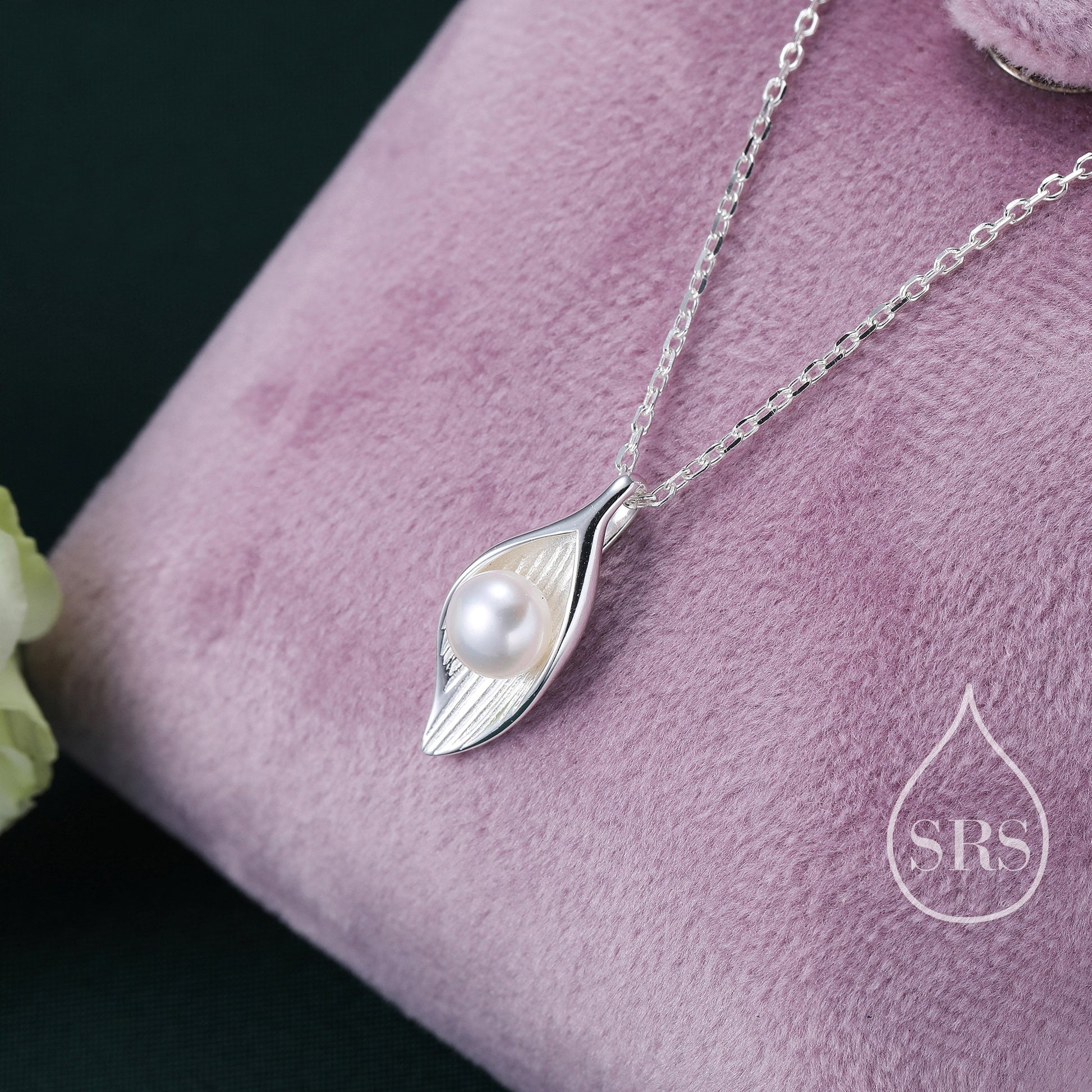 Sterling Silver Beautiful Calla Lily Flower Blossom Beautiful and Elegant Pendant Necklace - with Freshwater Pearl - Delicate