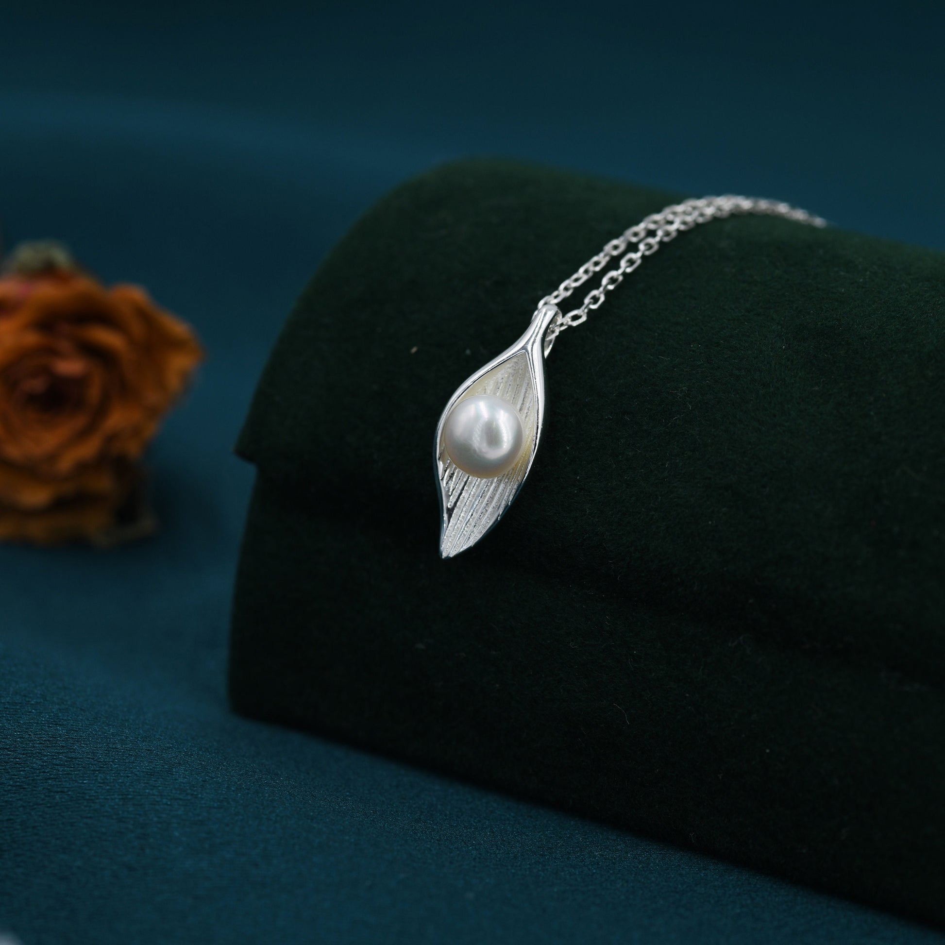 Sterling Silver Beautiful Calla Lily Flower Blossom Beautiful and Elegant Pendant Necklace - with Freshwater Pearl - Delicate