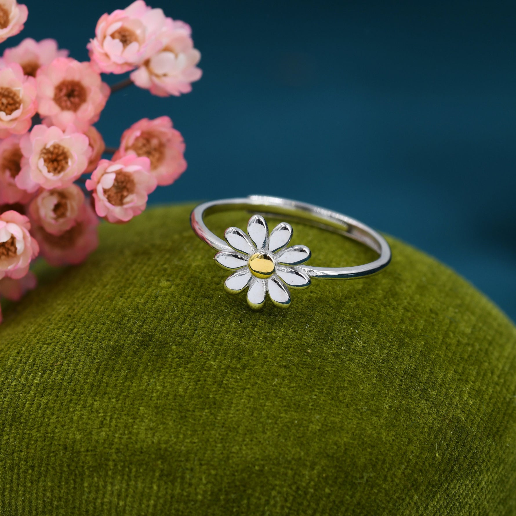 Sterling Silver Daisy Ring, Adjustable Size, Daisy Flower Ring, Dainty and Delicate