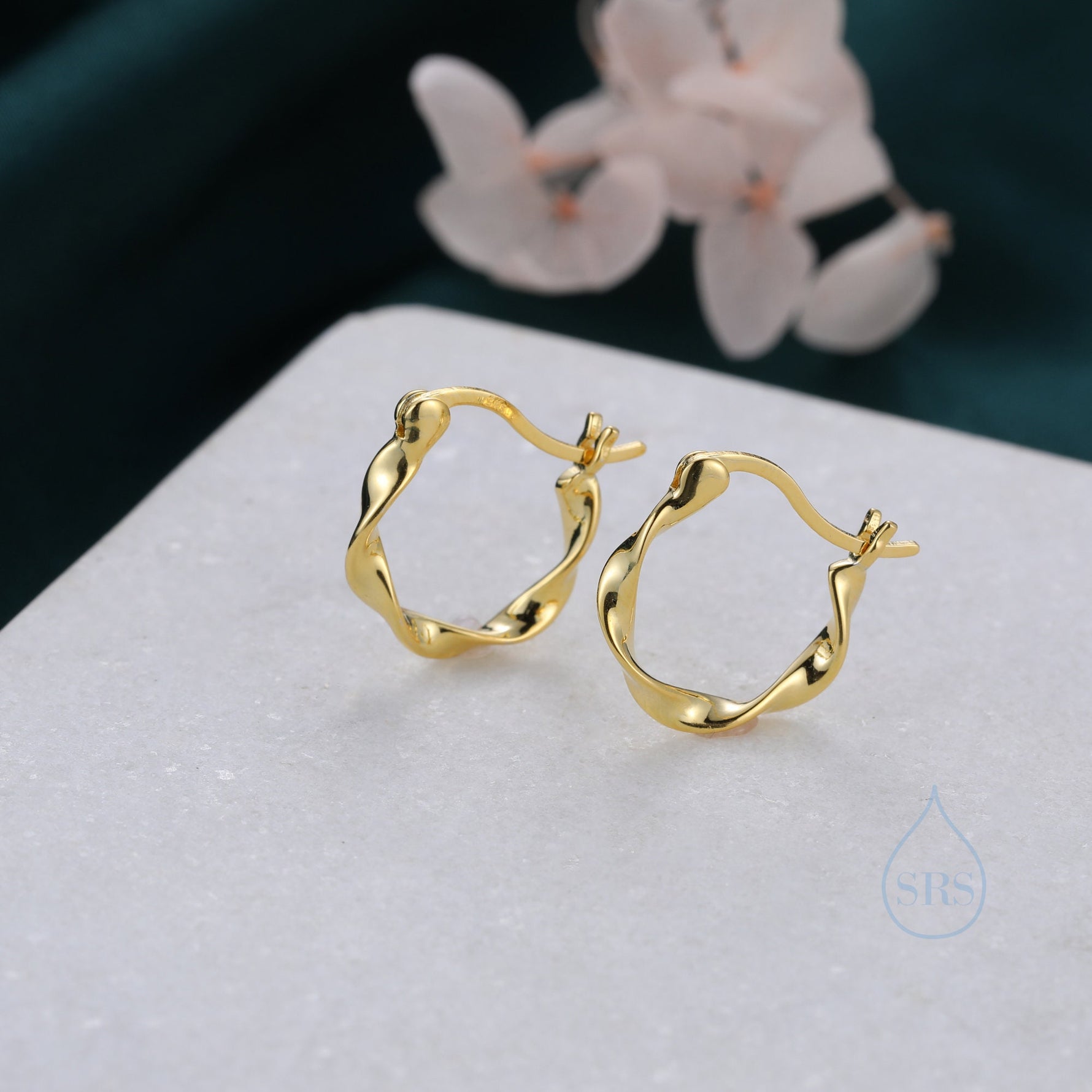 Mobius Strip Huggie Hoops in Sterling Silver, Gold, Rose Gold or Black, 8mm or 10mm, Minimalist Simple Hoop Earrings, Mobius Ring Huggies