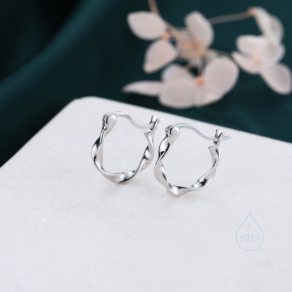 Mobius Strip Huggie Hoops in Sterling Silver, Gold, Rose Gold or Black, 8mm or 10mm, Minimalist Simple Hoop Earrings, Mobius Ring Huggies
