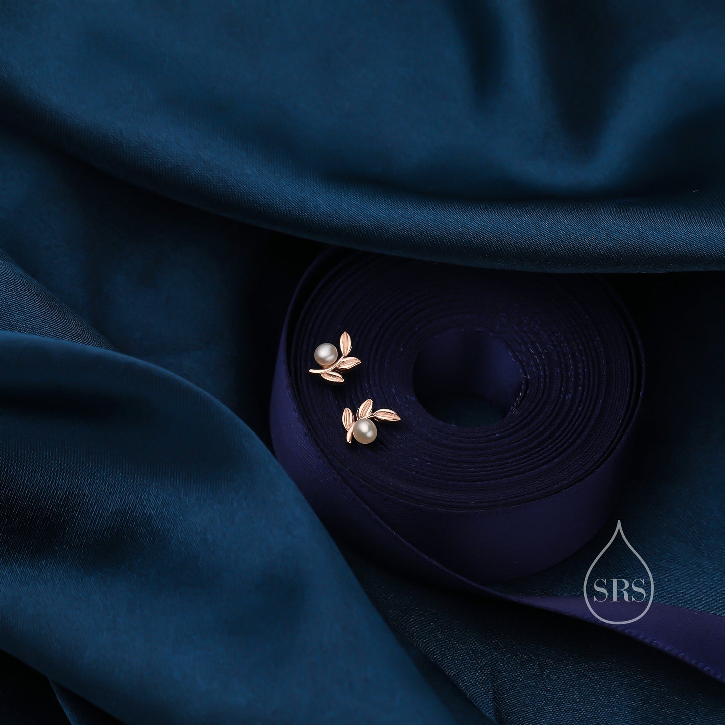 Tiny Leaf with Natural Freshwater Pearl Stud Earrings in Sterling Silver, Silver, Gold or Rose Gold, Small Olive Leaf Stud, Leaf Earrings