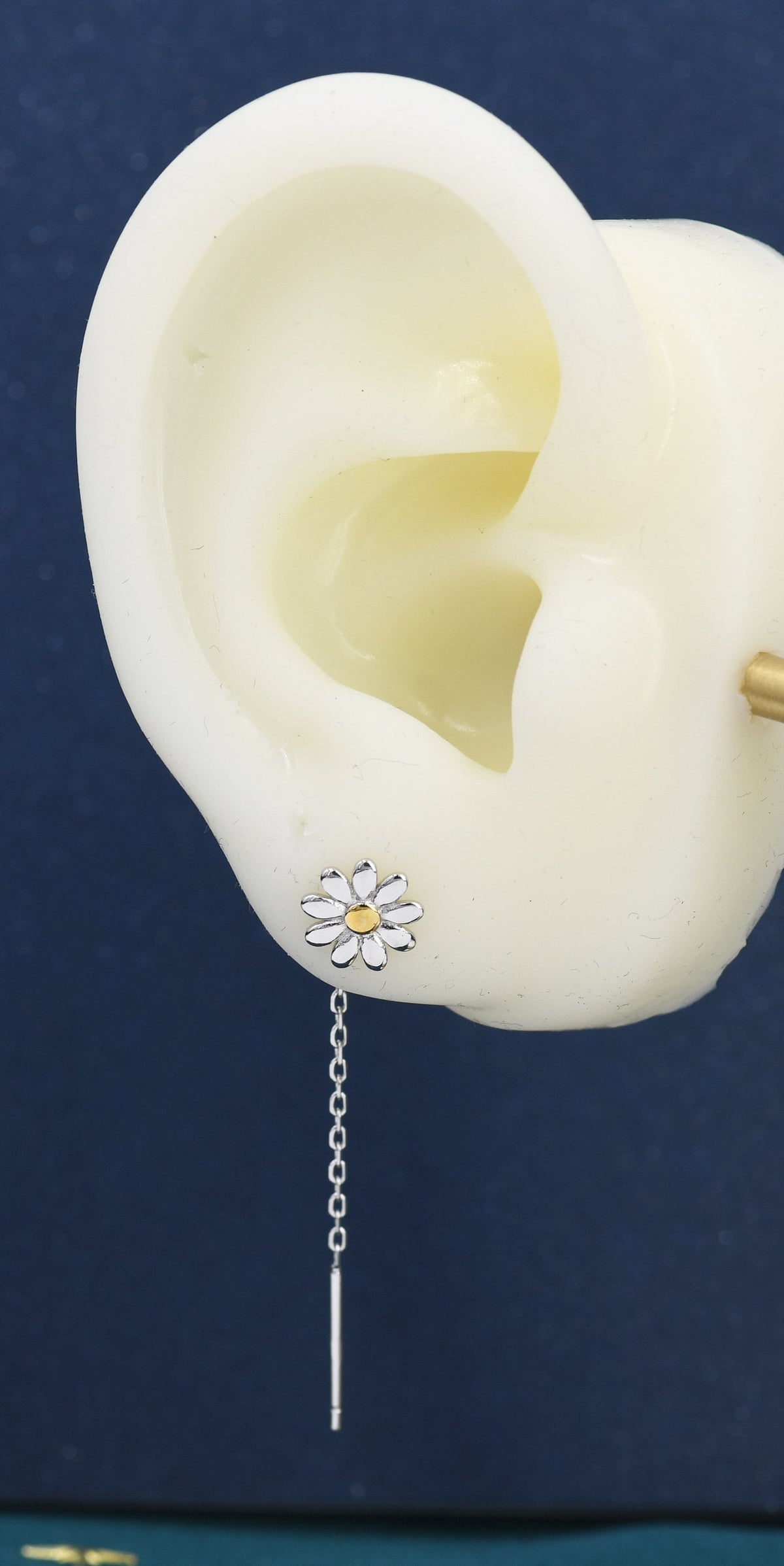 Daisy Chain Threader Earrings in Sterling Silver, Daisy Flower with Dangle Chain Earrings, Flower Chain Earrings