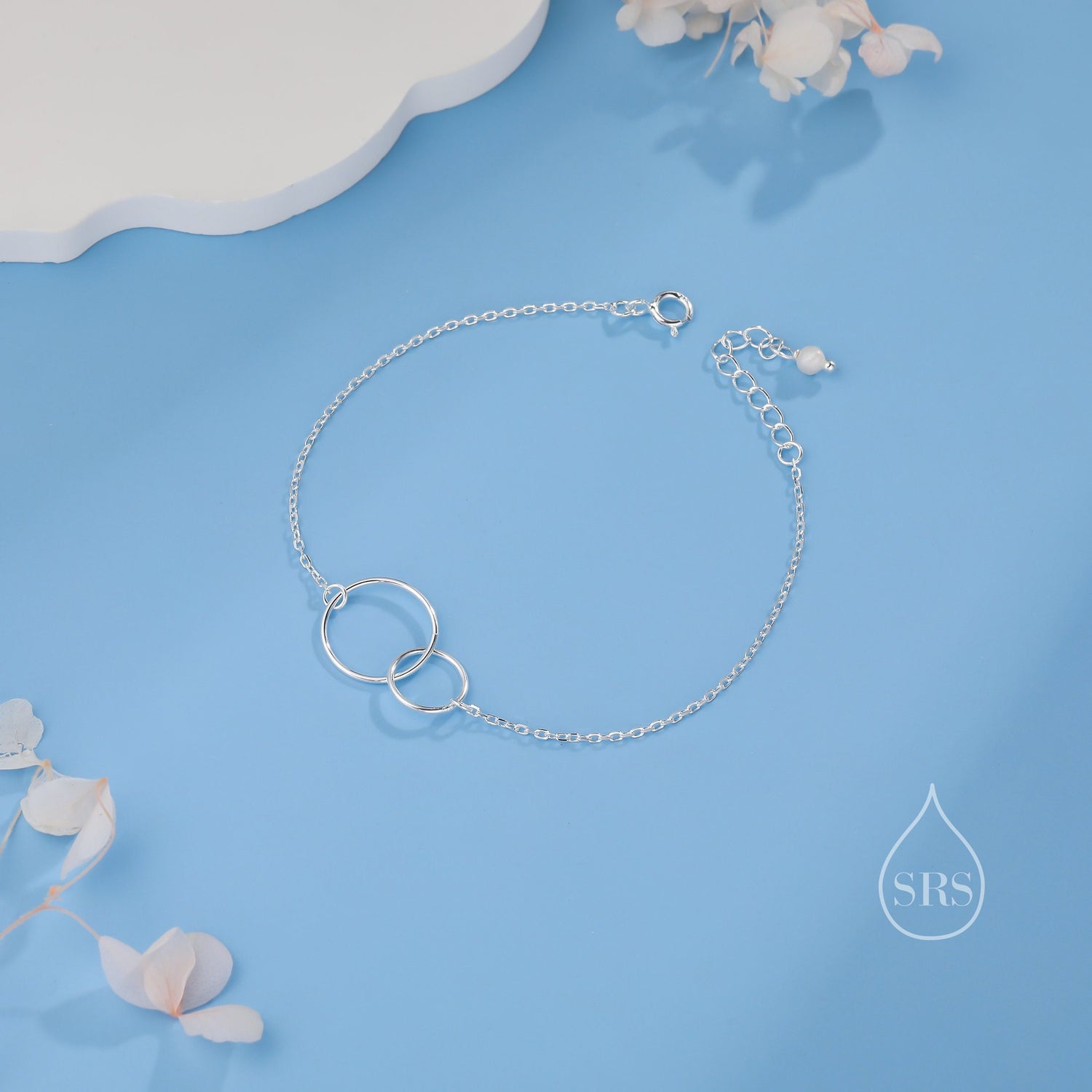 Beaded Interlinking Circle Charm Bracelet