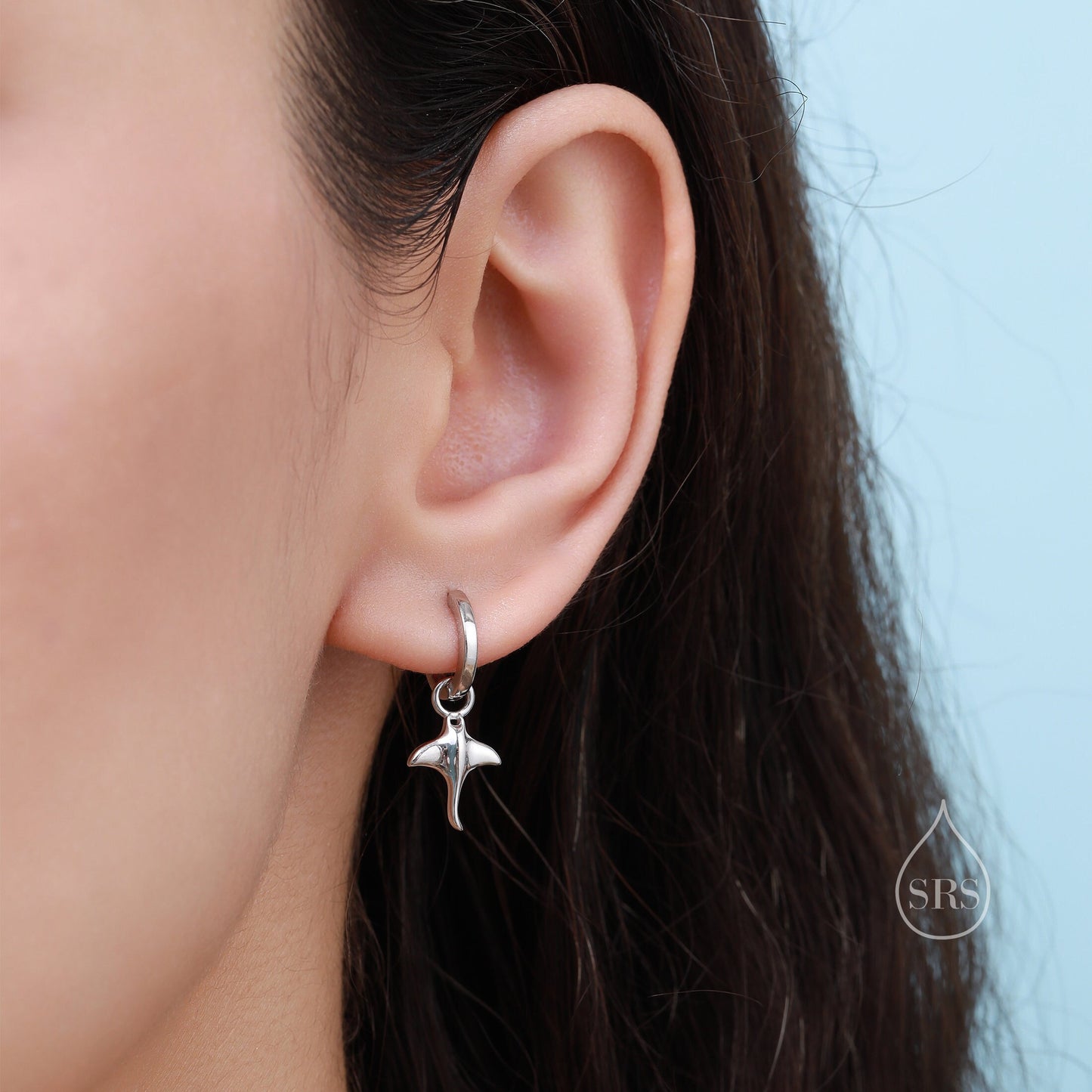 Mismatched Manta Ray Fish and Jellyfish Huggie Hoop Earrings, Asymmetric Stingray and Jellyfish Dangle Hoop Earrings, Fish Dangle Earrings