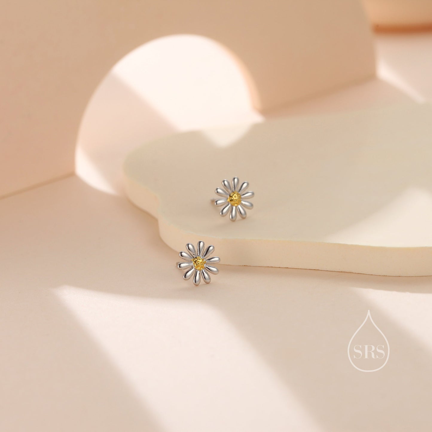 Aster Flower Stud Earrings in Sterling Silver, Daisy Earrings, Nature Inspired Floral Plant Earrings