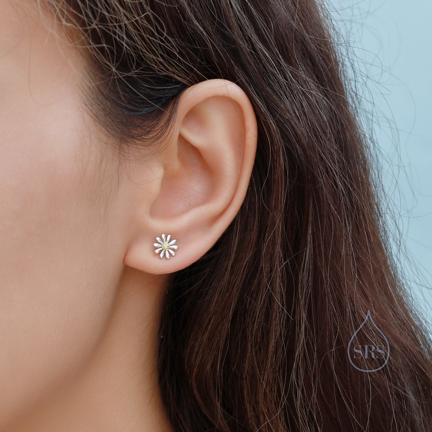 Aster Flower Stud Earrings in Sterling Silver, Daisy Earrings, Nature Inspired Floral Plant Earrings