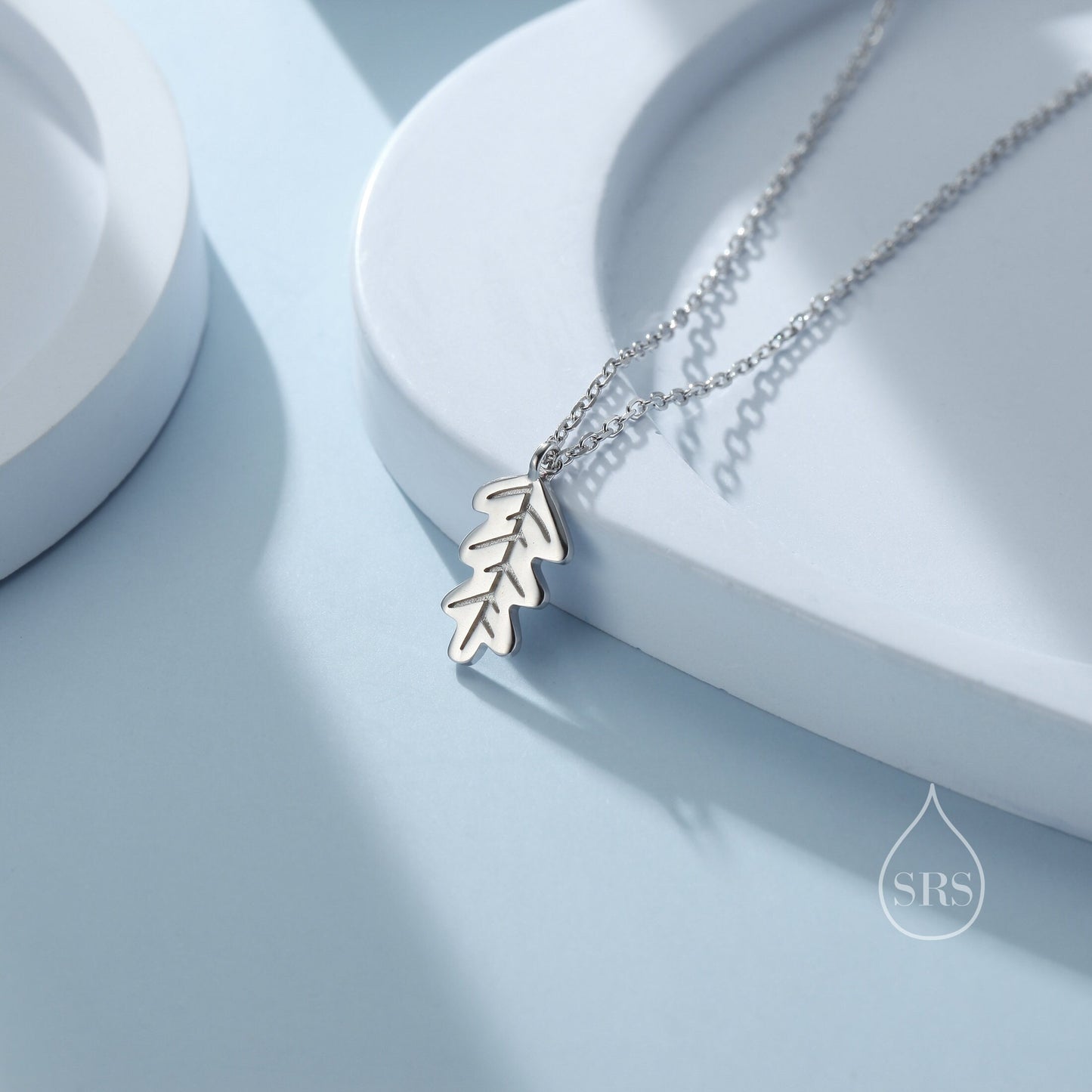 Delicate Oak Leaf Pendant Necklace in Sterling Silver, Tiny Oak leaf Necklace,  Nature Inspired Acorn Necklace