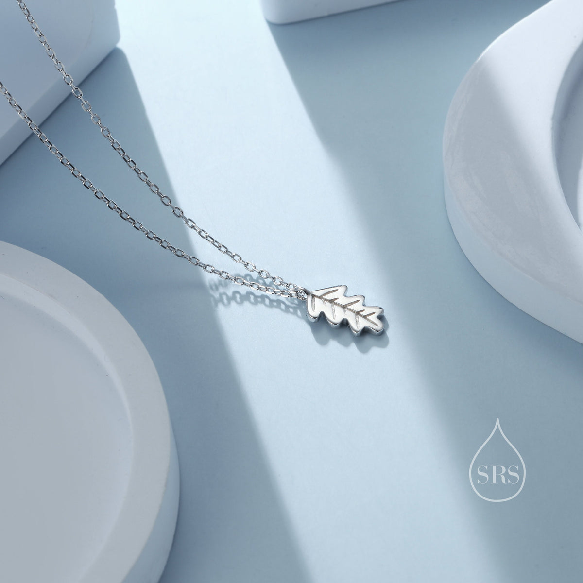 Delicate Oak Leaf Pendant Necklace in Sterling Silver, Tiny Oak leaf Necklace, Nature Inspired Acorn Necklace