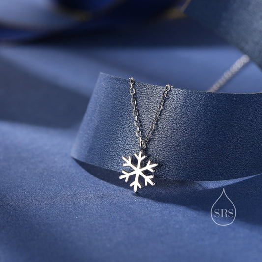 Tiny Snowflake Pendant Necklace in Sterling Silver, Cute Snowflake Necklace, Silver Snow Necklace