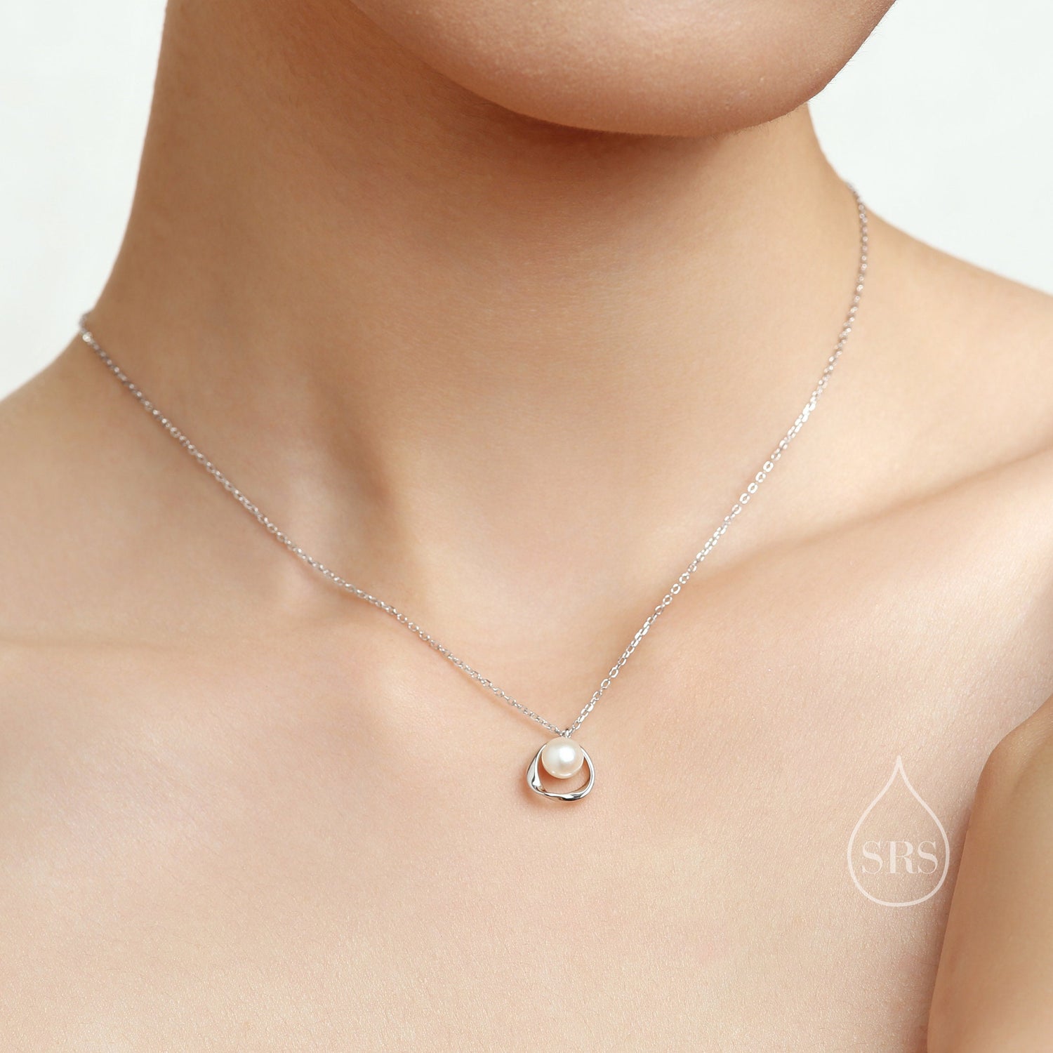 Pearl Mobius Circle Pendant Necklace